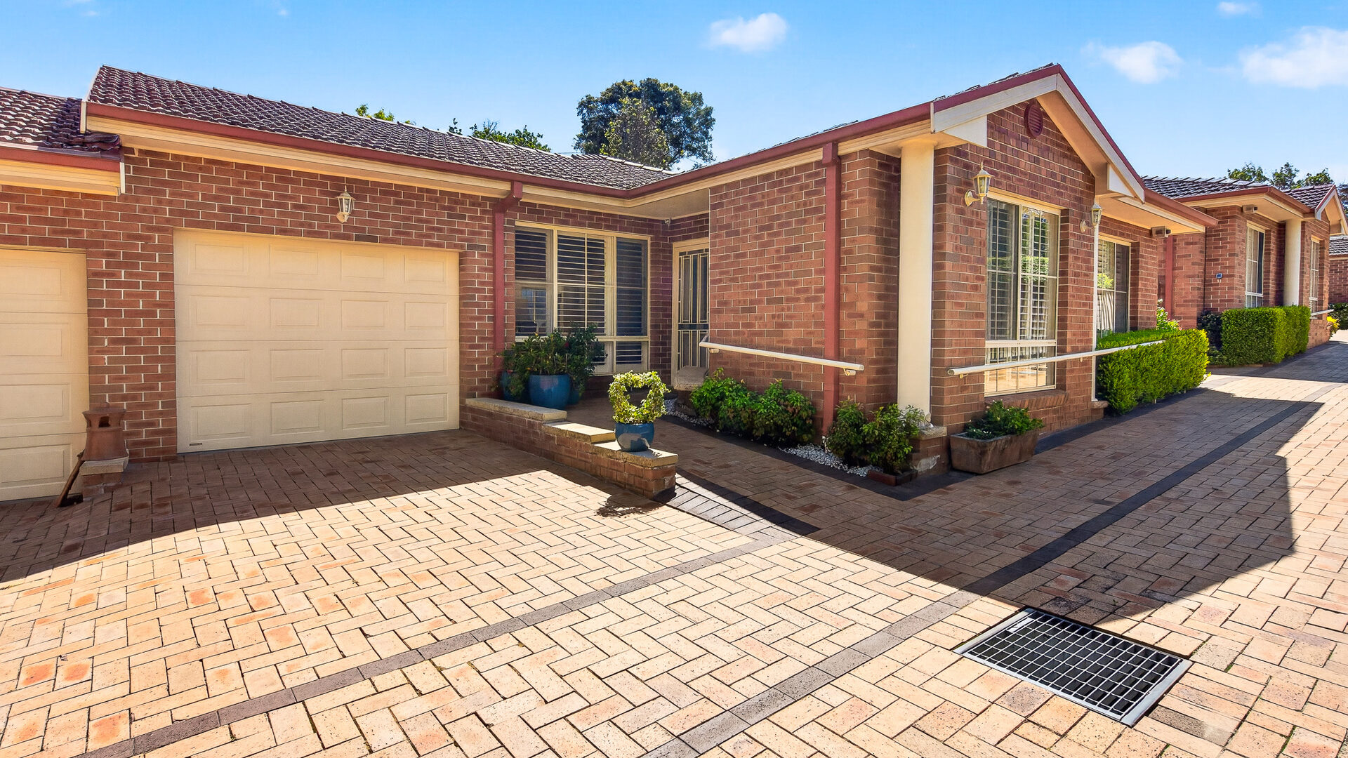 Auction - 2/37 Copeland Road - New Property in Beecroft - Real Estate by Alastair Kivell
