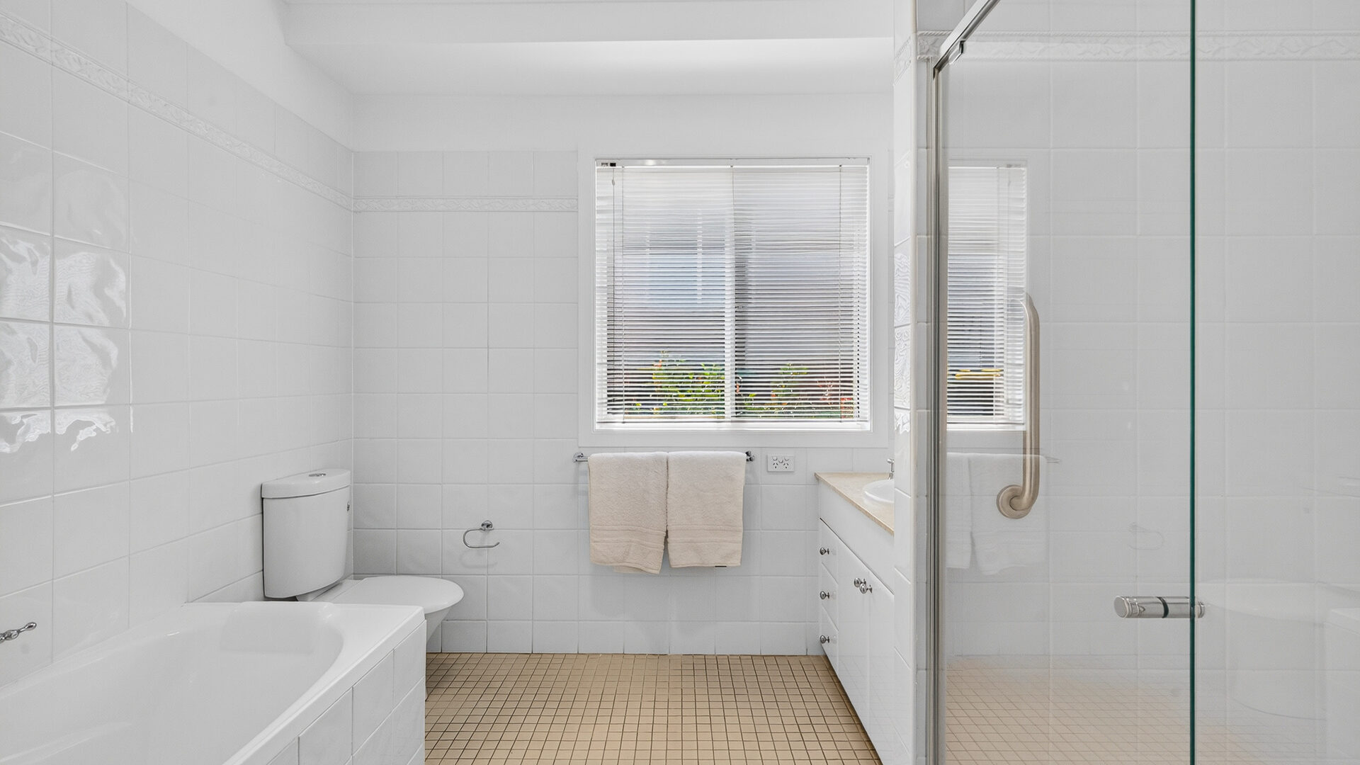 Auction - 2/37 Copeland Road - New Property in Beecroft - Real Estate by Alastair Kivell