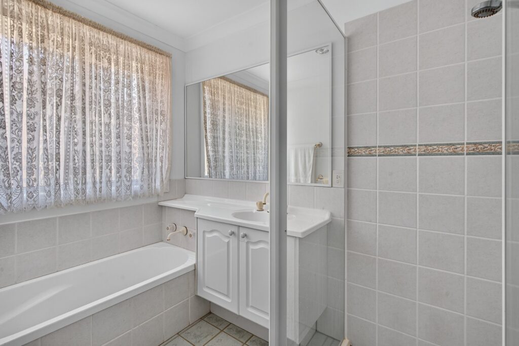 Auction - 3 Waterside Grove - New Property in Woodcroft - Real Estate by Sam Yazdi