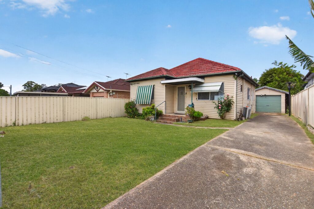 Auction - 49 Pendle Way - New Property in Pendle Hill - Real Estate by Amit Nayak