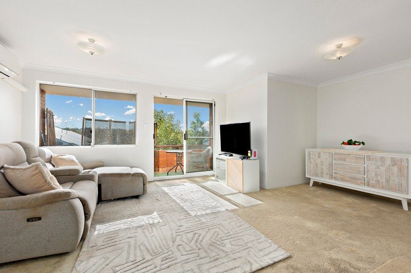 4/13 Henry Street